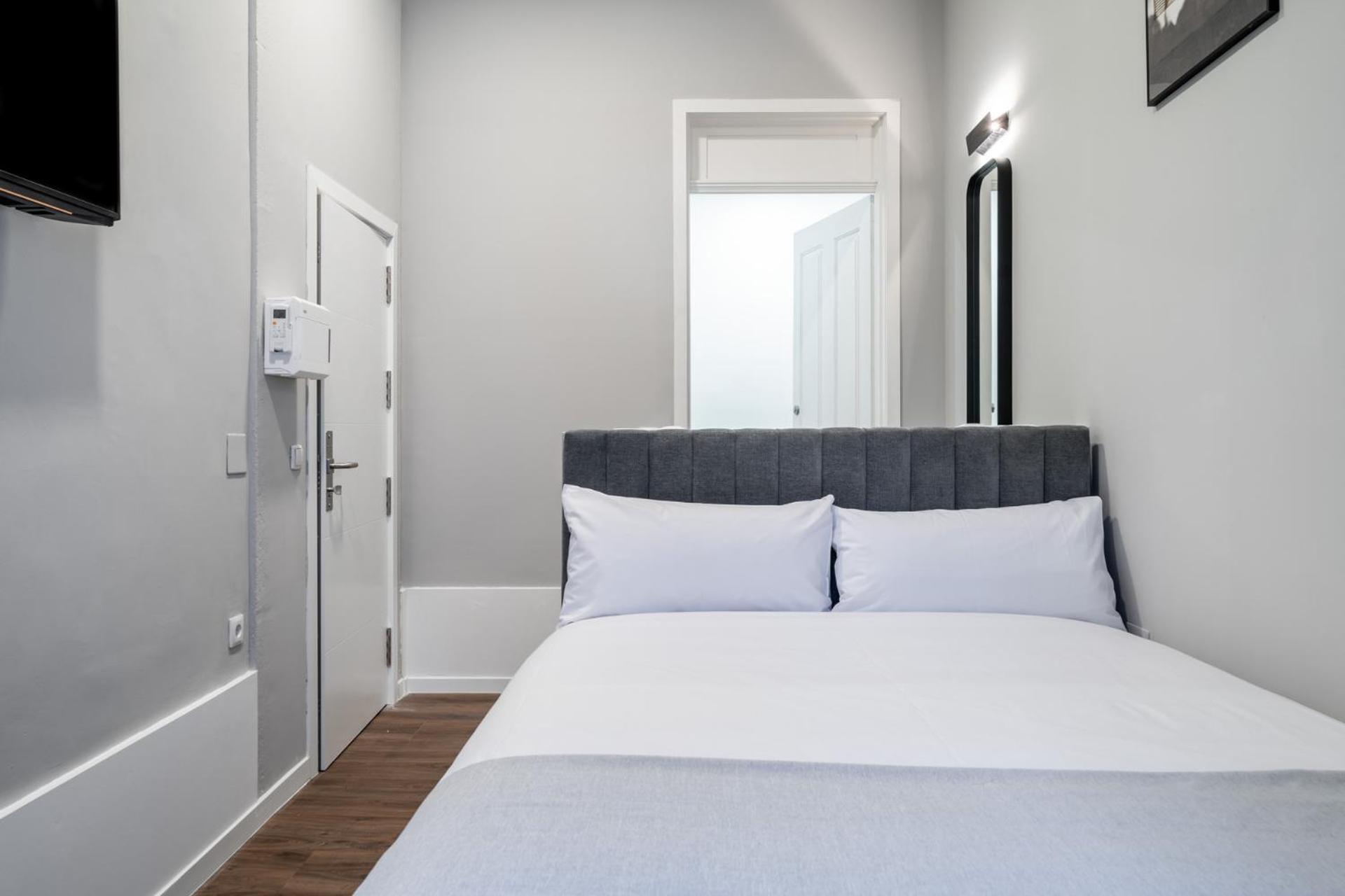 Limehome Porto Rua De Dom Manuel II Δωμάτιο φωτογραφία